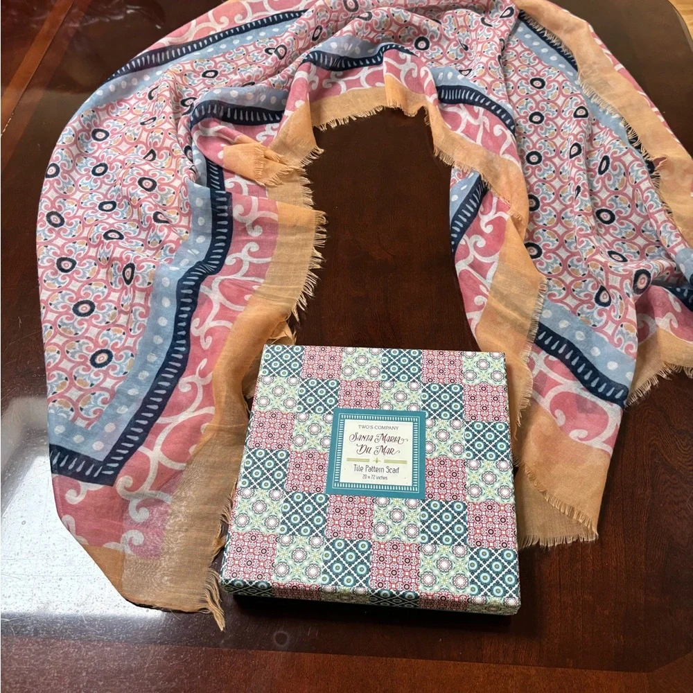 Two's Company tile pattern 20 x 72 inches Scarf brand new with box